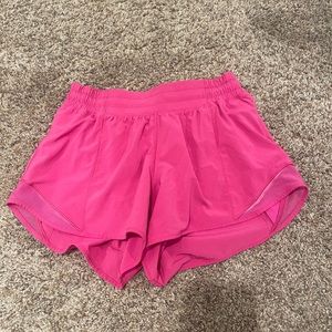 Lululemon Hotty Hot 4” Low Rise Sonic Pink Shorts